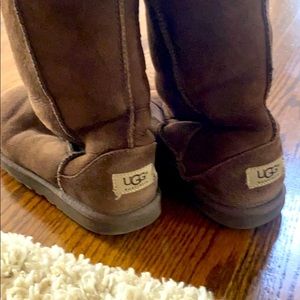 Uggs brown size 8 adults